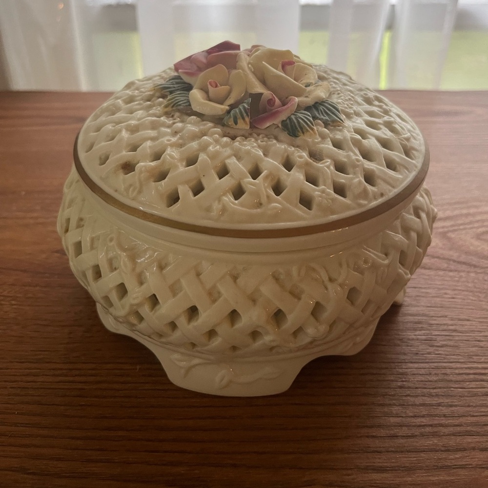 Floral Porcelain Box - Picture 2 of 4